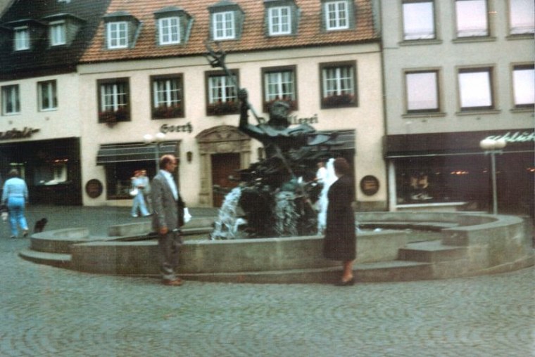 fotoalbum ich meine eltern
paderborner marktbrunnen
ca blaues diese fotos stammen aus meinem alten blauen welches angelegt habe als jahre alt war