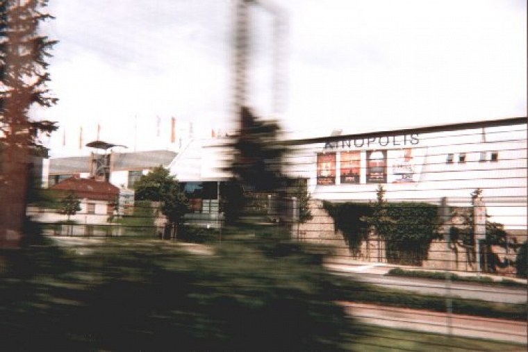 einer film mit einweg kamera habe ich während zugfahrt nach lippstadt und bei mir hinter dem haus diese schnappschüsse geschossen