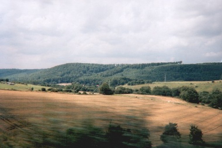 einer film mit einweg kamera habe ich während zugfahrt nach lippstadt und bei mir hinter dem haus diese schnappschüsse geschossen