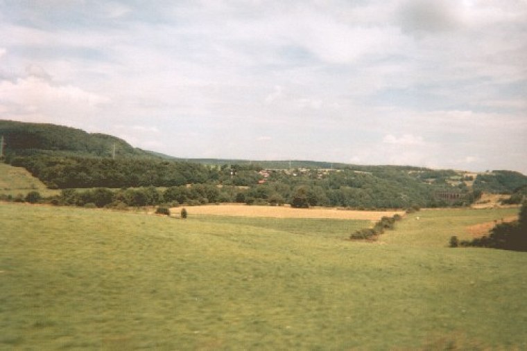 einer film mit einweg kamera habe ich während zugfahrt nach lippstadt und bei mir hinter dem haus diese schnappschüsse geschossen