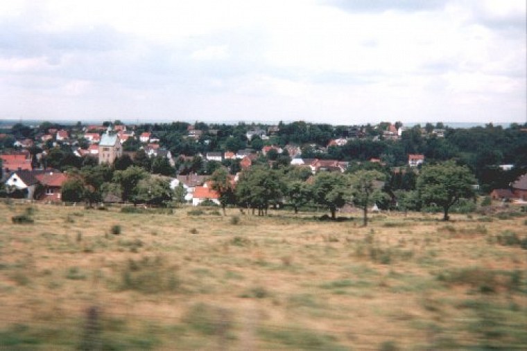 einer film mit einweg kamera habe ich während zugfahrt nach lippstadt und bei mir hinter dem haus diese schnappschüsse geschossen