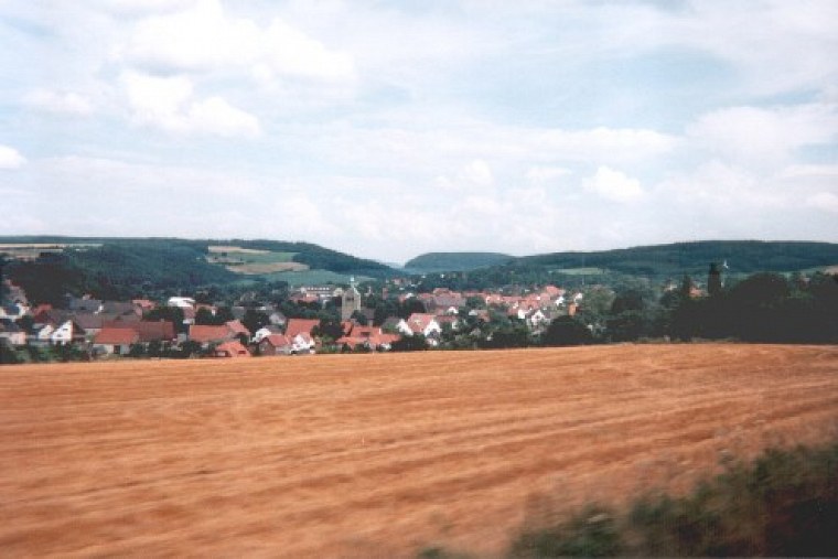 einer film mit einweg kamera habe ich während zugfahrt nach lippstadt und bei mir hinter dem haus diese schnappschüsse geschossen