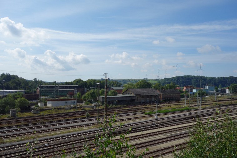 der alte bahnhof von altenbeken dsc wanderung zur velmerstot bei großer hitze durch den sterbenden wald des eggegebirges